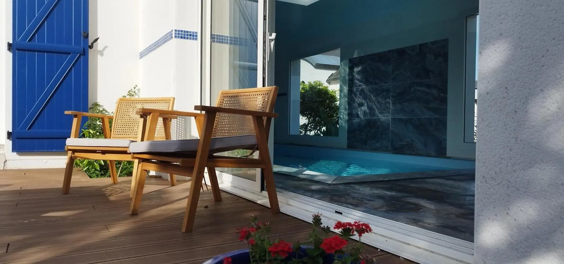 Beach At 300 M, Swimming Pool 29 Celsuis, 5 Bedrooms, 4 Bathrooms, Quiet Bénodet
