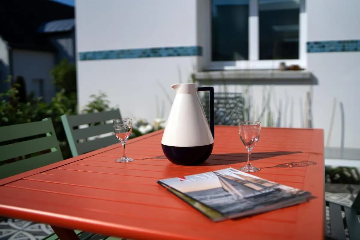 Beach At 300 M, Swimming Pool 29 Celsuis, 5 Bedrooms, 4 Bathrooms, Quiet Bénodet Francja