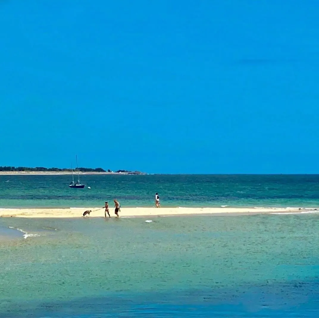 Beach At 300 M, Swimming Pool 29 Celsuis, 5 Bedrooms, 4 Bathrooms, Quiet Bénodet 0*,  Francja