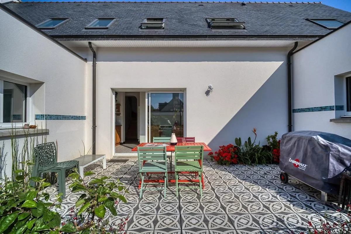 Willa Beach At 300 M, Swimming Pool 29 Celsuis, 5 Bedrooms, 4 Bathrooms, Quiet Bénodet