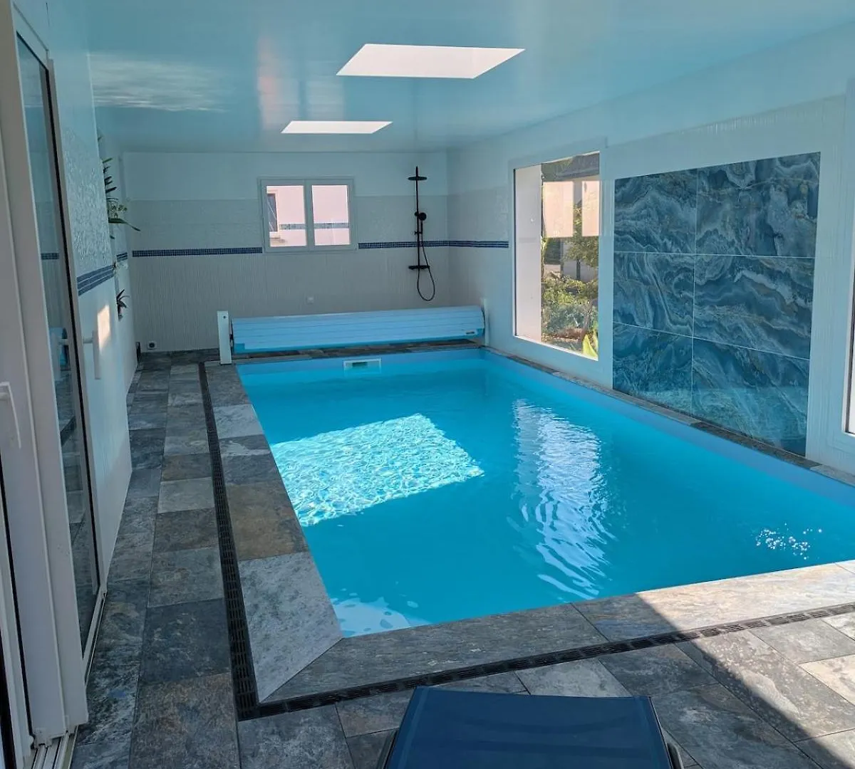 Beach At 300 M, Swimming Pool 29 Celsuis, 5 Bedrooms, 4 Bathrooms, Quiet Bénodet 0*,