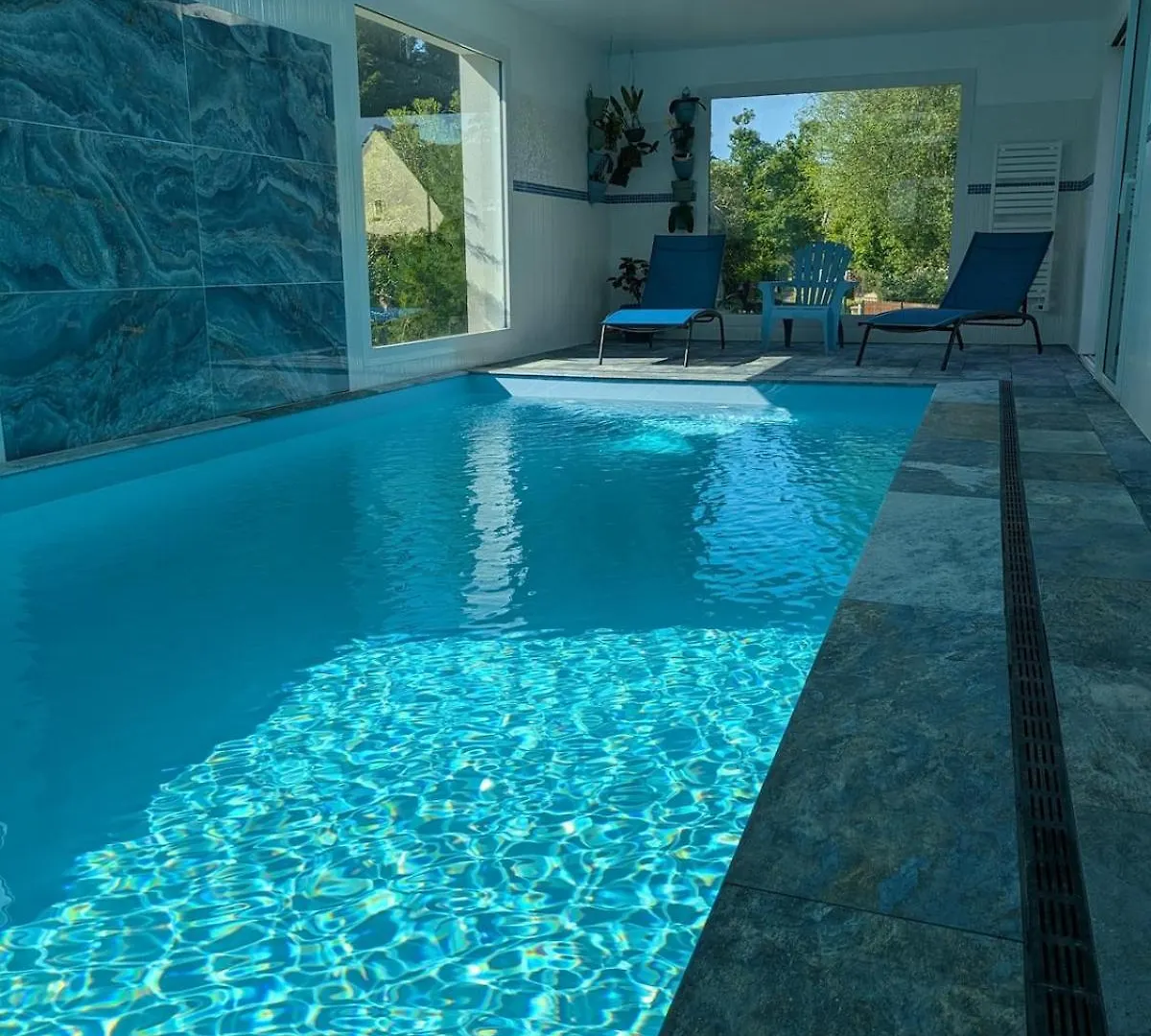 Beach At 300 M, Swimming Pool 29 Celsuis, 5 Bedrooms, 4 Bathrooms, Quiet Bénodet Willa
