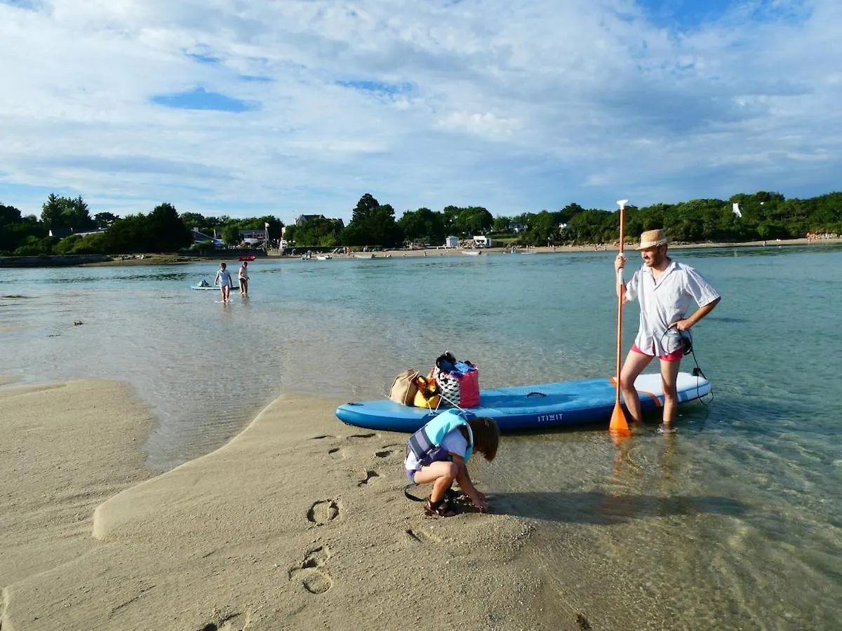 Beach At 300 M, Swimming Pool 29 Celsuis, 5 Bedrooms, 4 Bathrooms, Quiet Bénodet