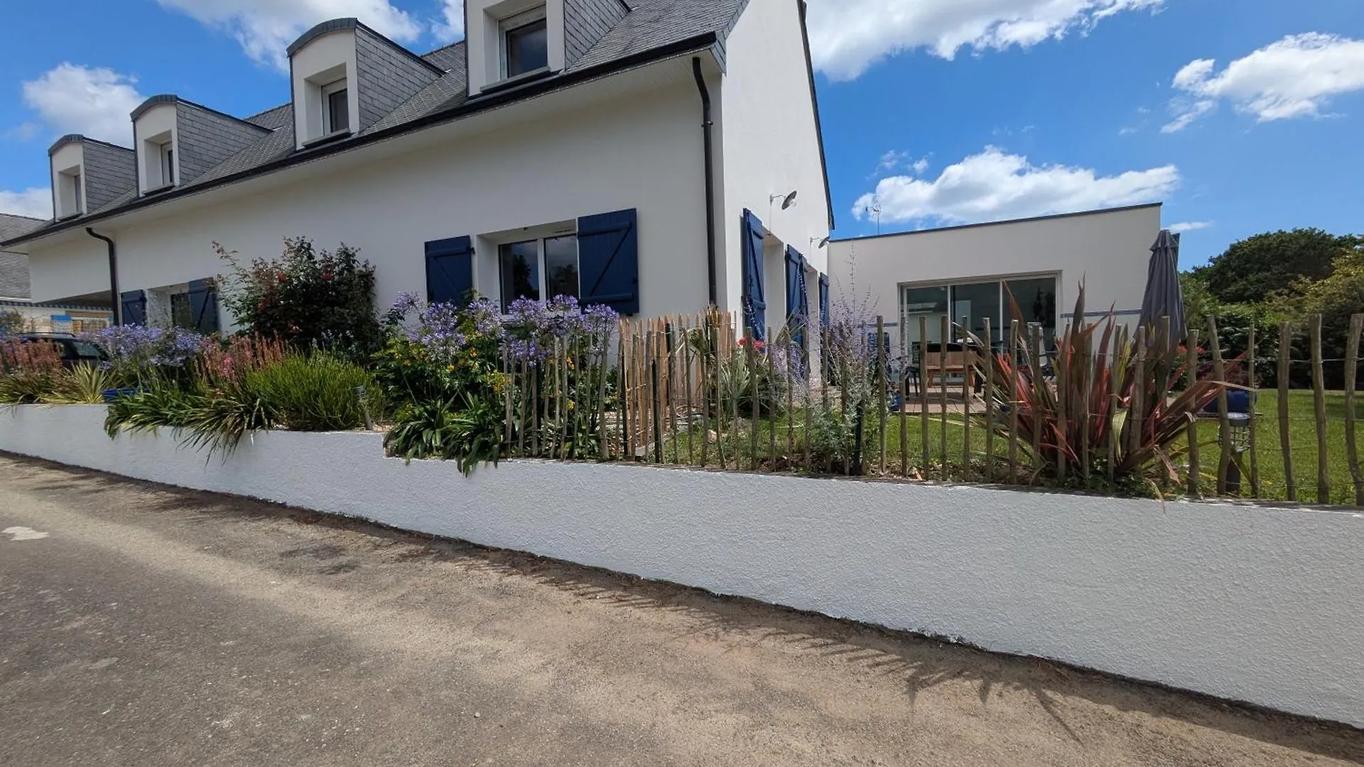 Beach At 300 M, Swimming Pool 29 Celsuis, 5 Bedrooms, 4 Bathrooms, Quiet Bénodet Francja